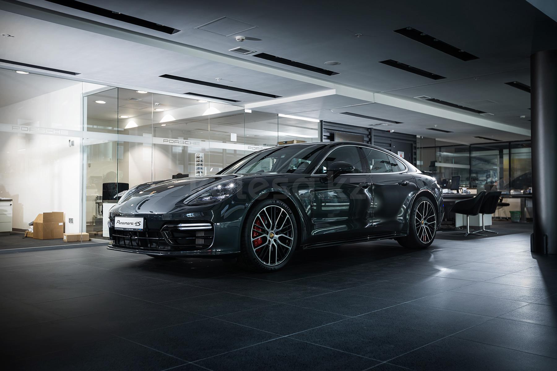 Porsche Panamera F 2023 - н.в. года от 82 900 740 тенге