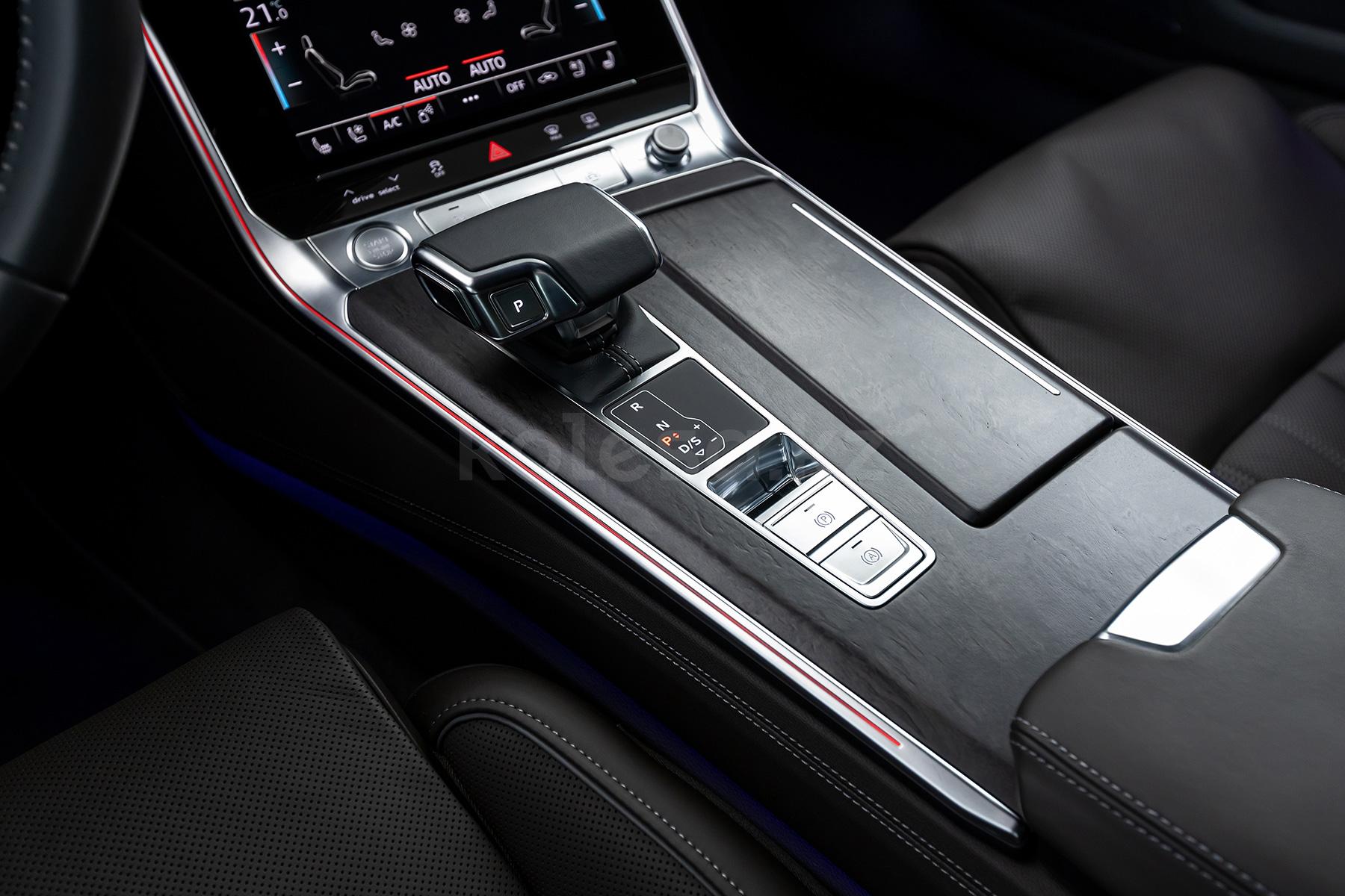 Audi A7 E 2017 - н.в. года от 51 140 000 тенге
