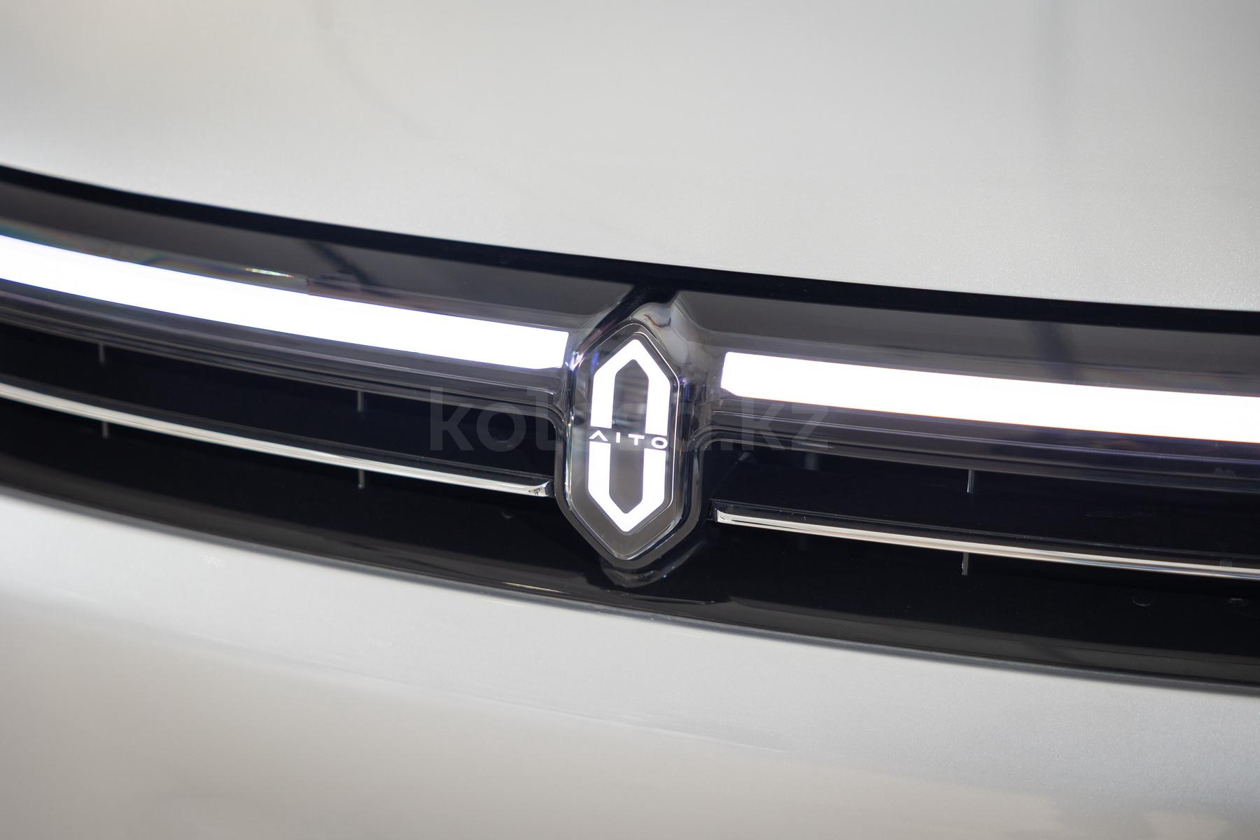 AITO M7 SUV 2022 - н.в. года от 15 850 000 тенге