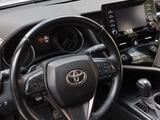 Toyota Camry 2021 годаүшін12 000 000 тг. в Актобе – фото 2