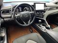 Toyota Camry 2023 года за 12 640 000 тг. в Актобе – фото 11