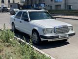 Mercedes-Benz E 200 1993 года за 1 400 000 тг. в Караганда – фото 2